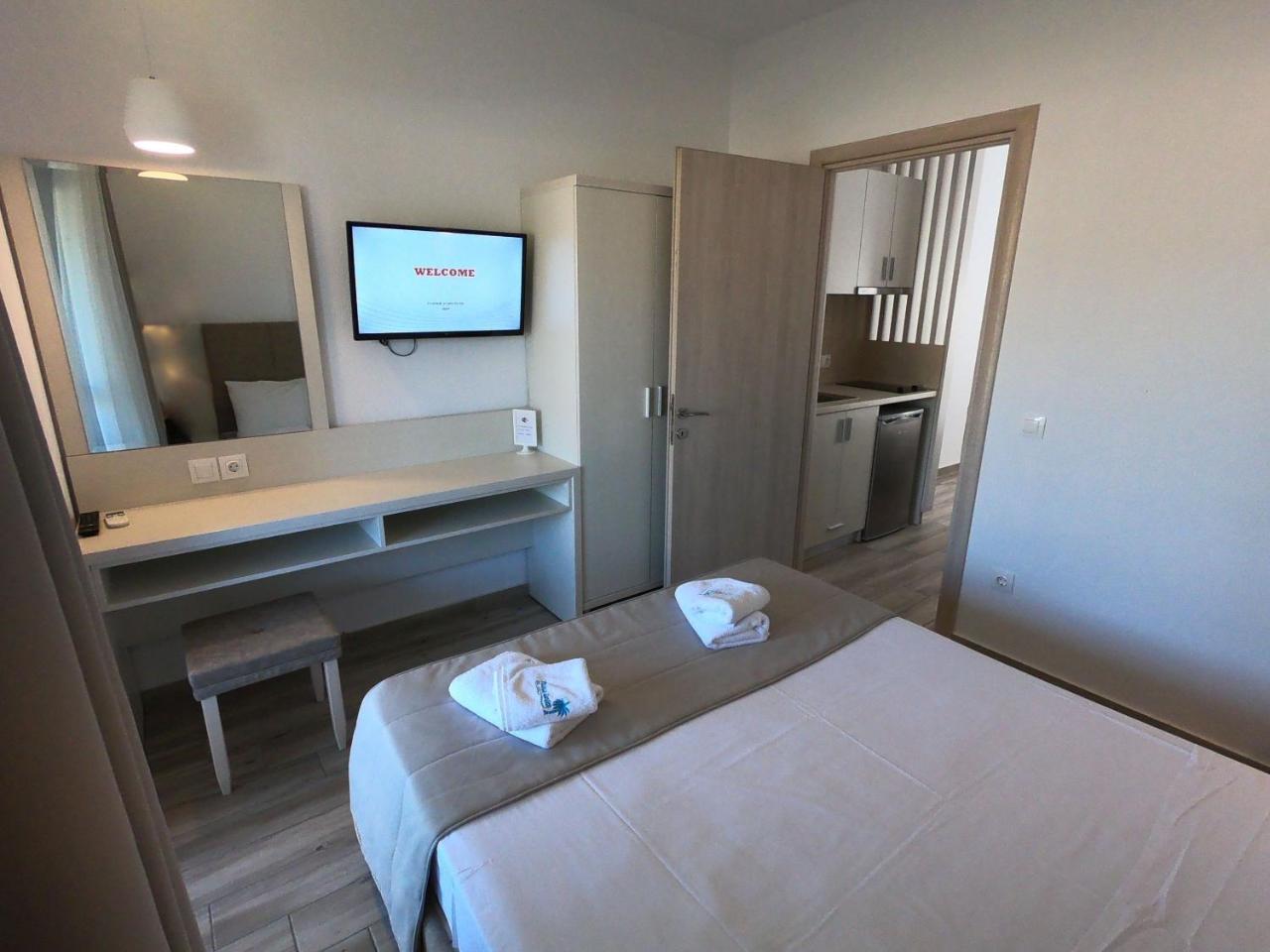 Finikas Garden Beach Resort Nikiti Kültér fotó