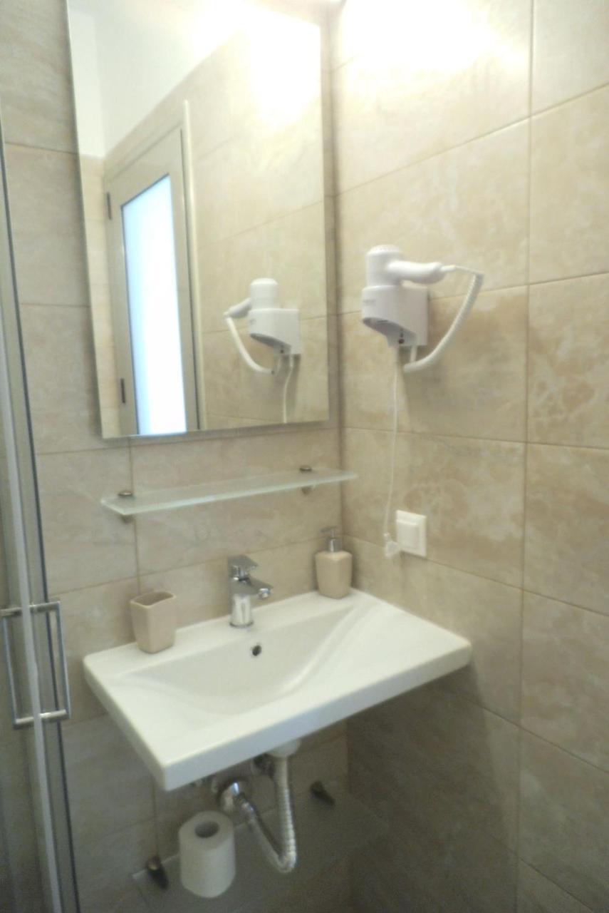 Finikas Garden Beach Resort Nikiti Kültér fotó