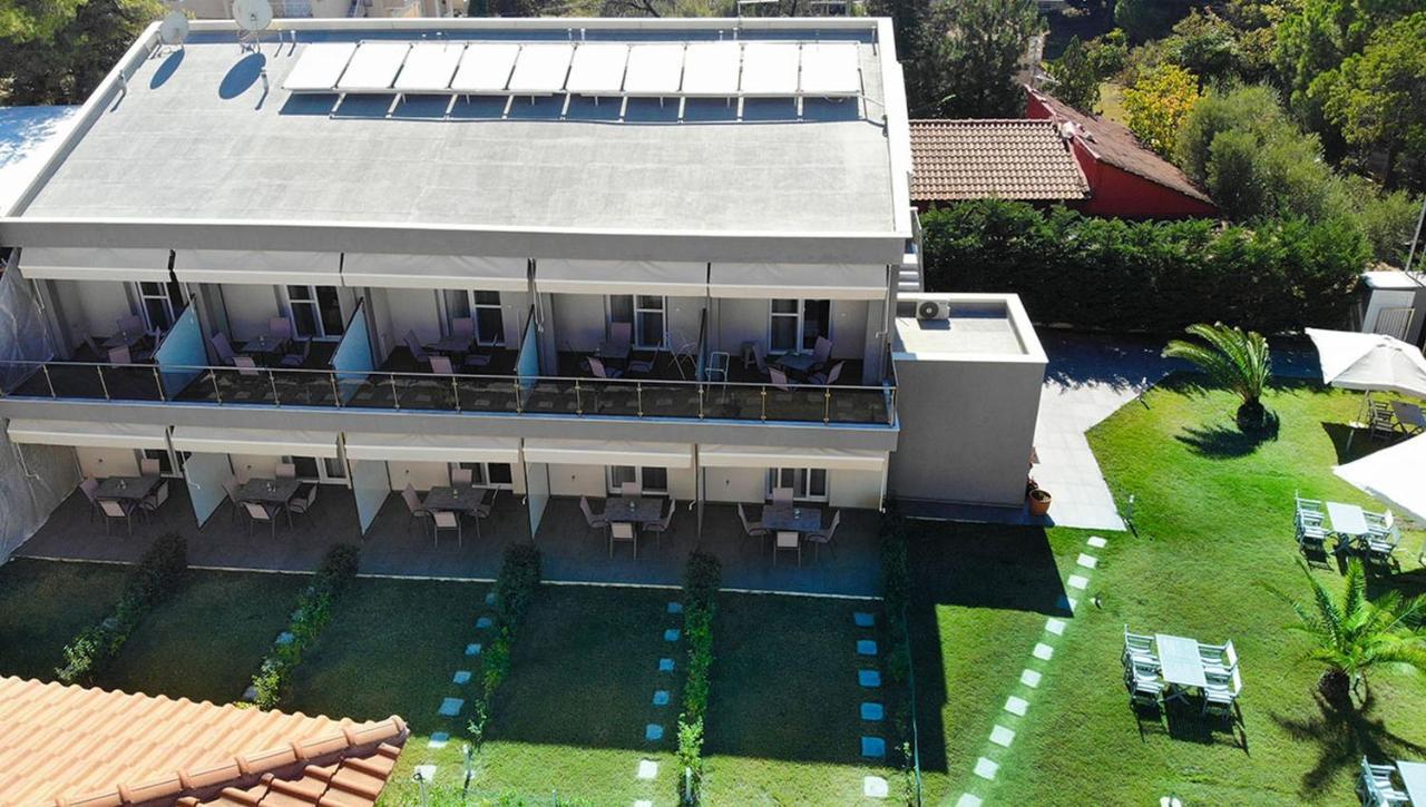 Finikas Garden Beach Resort Nikiti Kültér fotó