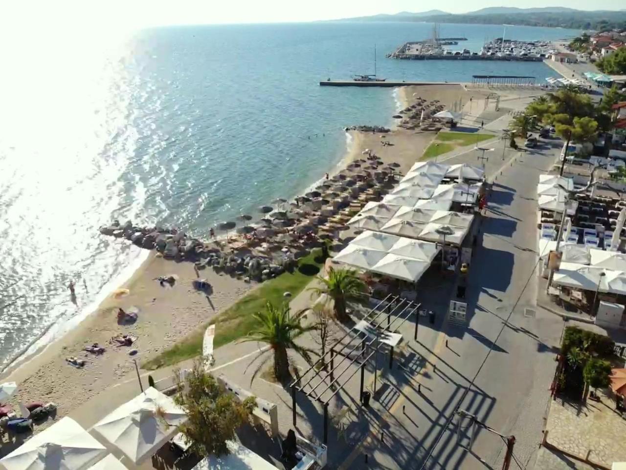 Finikas Garden Beach Resort Nikiti Kültér fotó