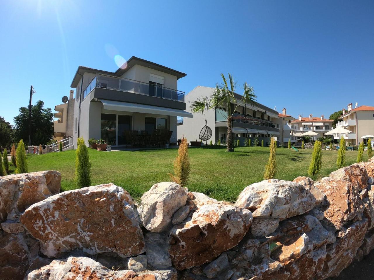 Finikas Garden Beach Resort Nikiti Kültér fotó