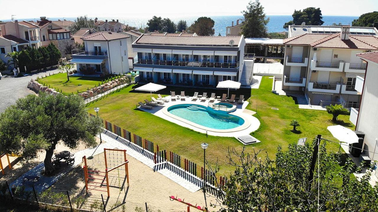 Finikas Garden Beach Resort Nikiti Kültér fotó